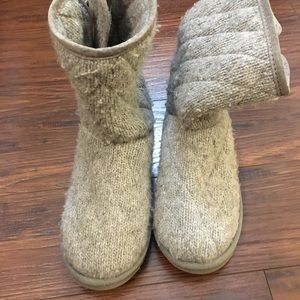 Ugg quilted short boots